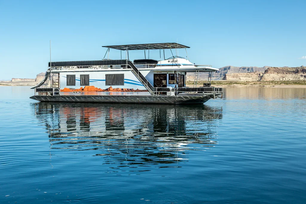 Exploring Water Adventures: A Complete Look at Boat Rental at Lake Powell and Houseboat Vacations